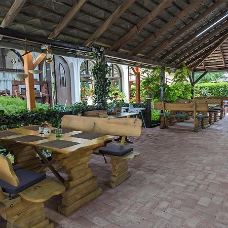 Margareta Etterem Es Vendeghaz Gasthaus Balatonbereny Exterior photo